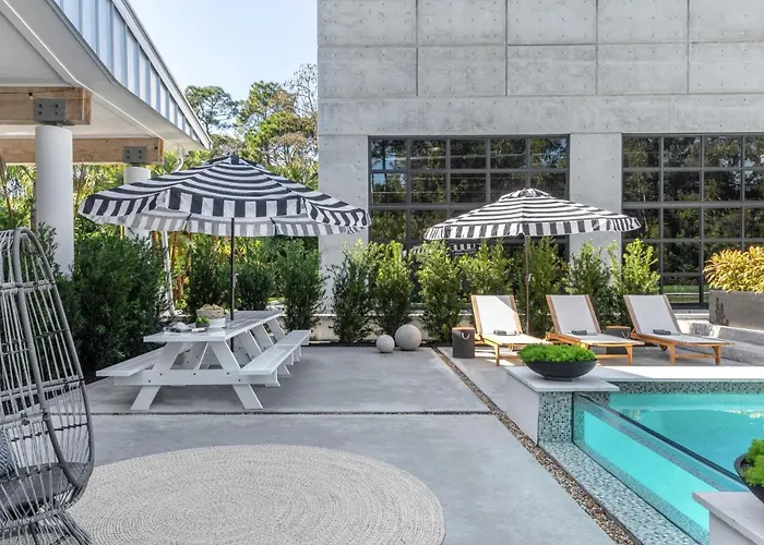 ✰ Time 4 U Estate: Hot Tub, Pool, Tennis Court, Ping Pong Fire Pit & More!